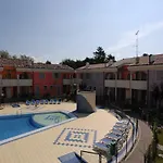 Modern With Swimming Pool Apartment