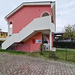 Modern With Swimming Pool Apartmán Bibione