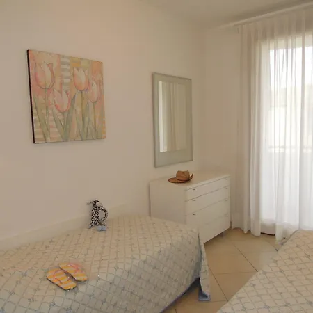 Modern With Swimming Pool Apartment *