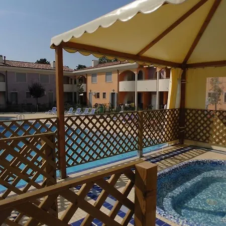 Modern With Swimming Pool Appartement Bibione