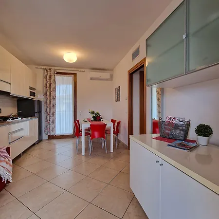 Appartement Modern With Swimming Pool