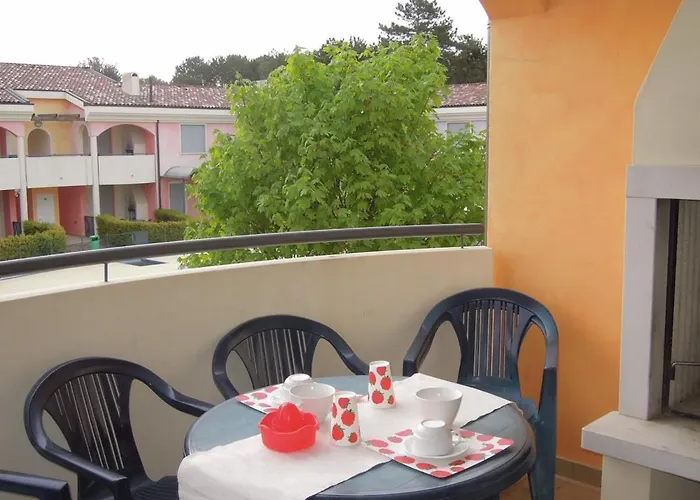 Modern With Swimming Pool Appartamento